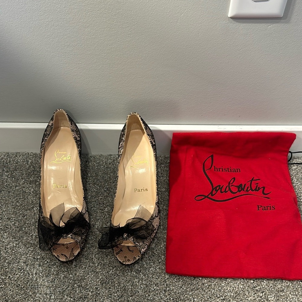 CHRISTIAN LOUBOUTIN Satin Lace Moon Bow Peep Toe Shoes
